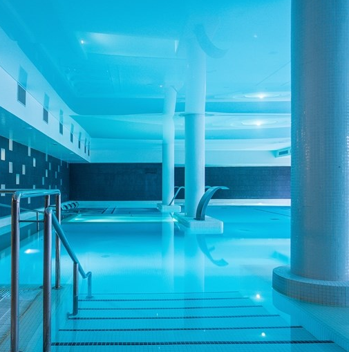 Piscina interior balnerio Alhama de Aragón